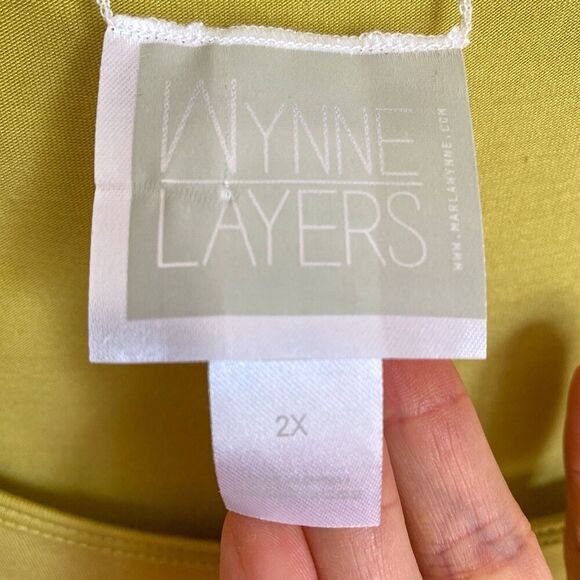 Wynne Layers Women's 2X Flowy Chartreuse Yellow Sleeveless Tank Top Side Slits - Picture 2 of 3